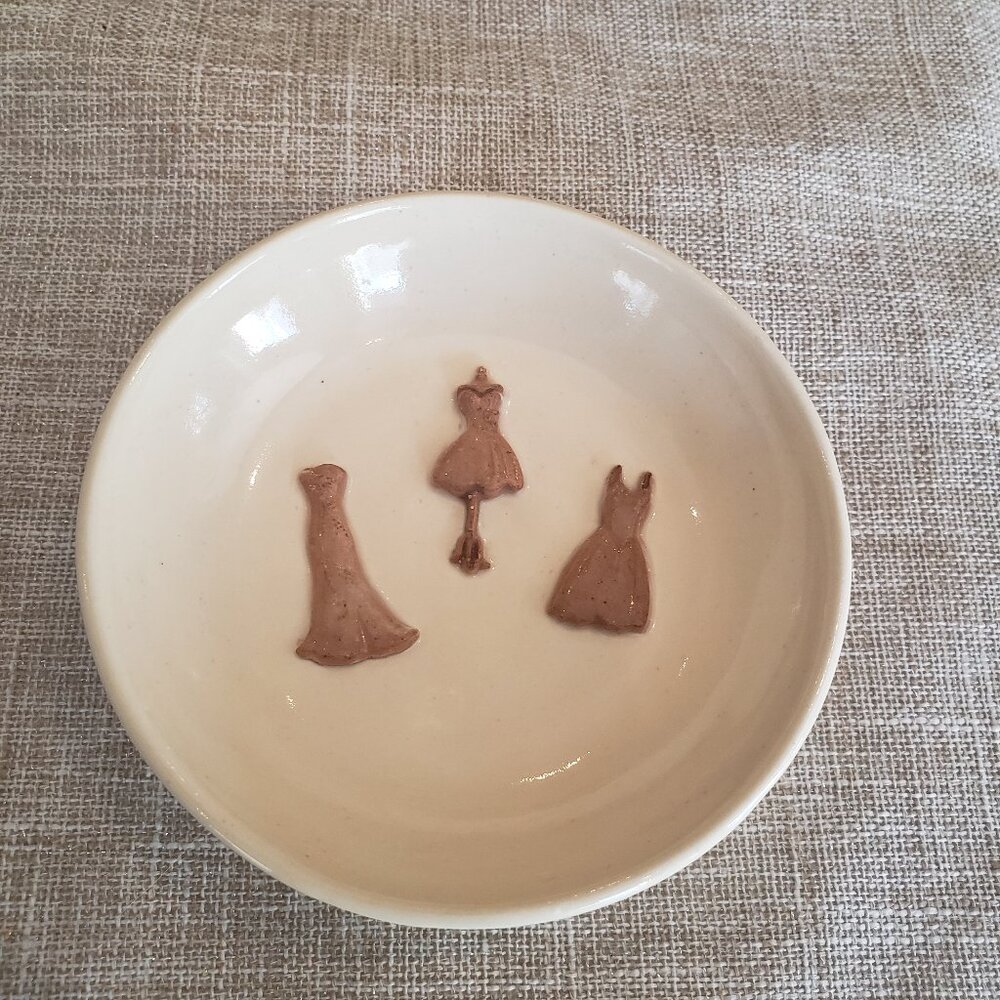 Handmade Chic Ceramic Jewelry Dish – Dress Imprints Round Trinket Dish